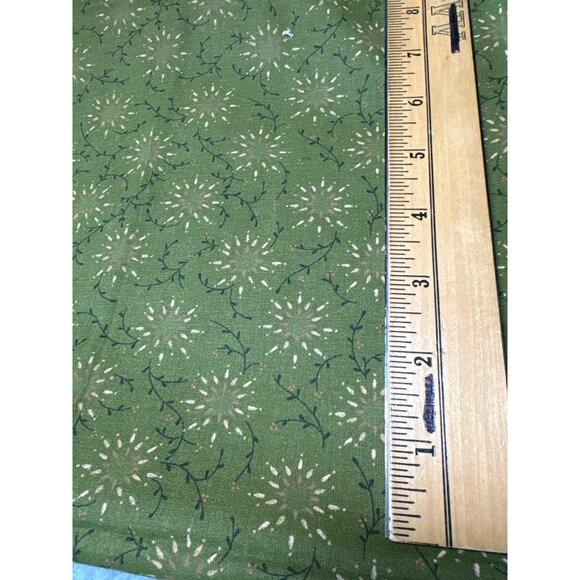 Green Cotton Fabric with Pink & Navy Floral Burst Pattern 1/2 yard x 35" Quiltin - Picture 3 of 3
